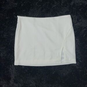 EG CHRIS G White Lined Slit Mini Skirt